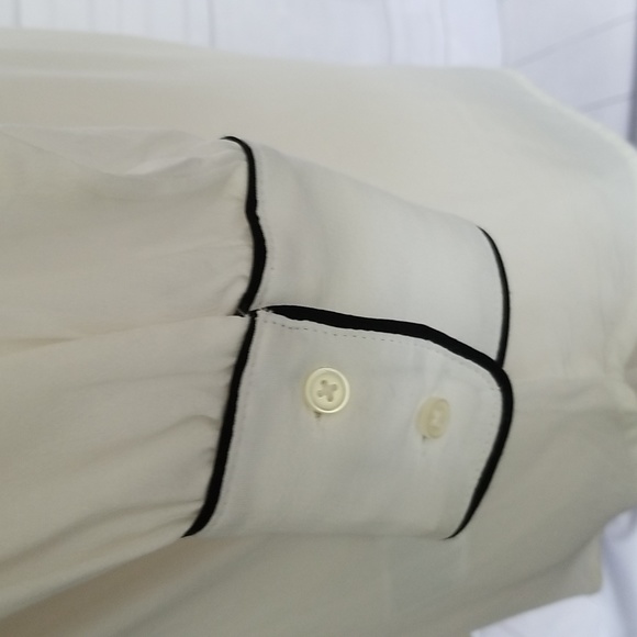 GAP Tie Neck Zen Top - Picture 5 of 15